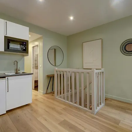 Place De La Nation Cozy 2bd Duplex