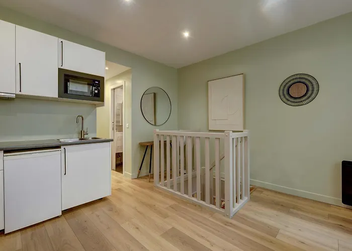 Place De La Nation Cozy 2bd Duplex