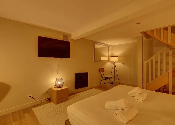 Place De La Nation Cozy 2bd Duplex Apartmán *