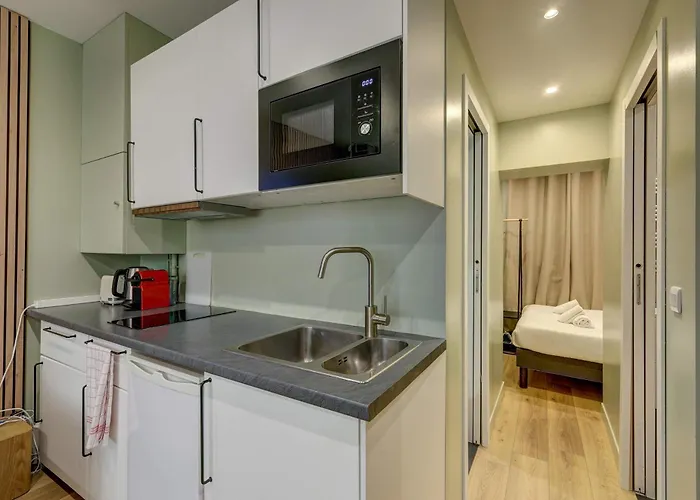 Place De La Nation Cozy 2bd Duplex *