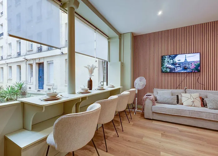 Place De La Nation Cozy 2bd Duplex شقة
