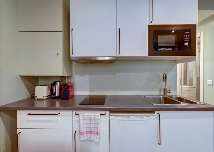 Place De La Nation Cozy 2bd Duplex شقة باريس